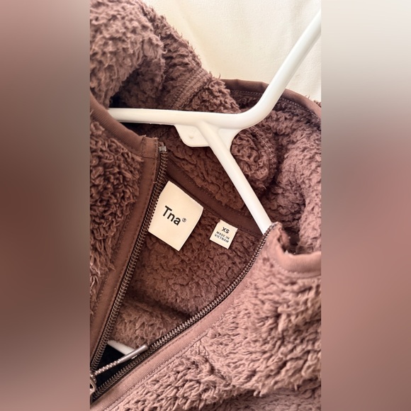 Aritzia TNA Polartech fleece. Size XS. - Picture 3 of 3